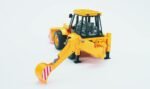 Bruder 02428 JCB 4CX Loader Backhoe - Image 7