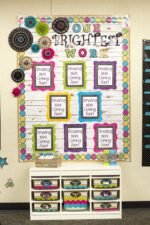 Teacher Created Resources Chalkboard Brights Circles Die-Cut Border Trim - Image 3